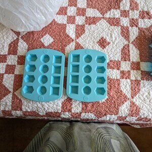 Wilton silicone molds (3) 2 Gem 1 Star